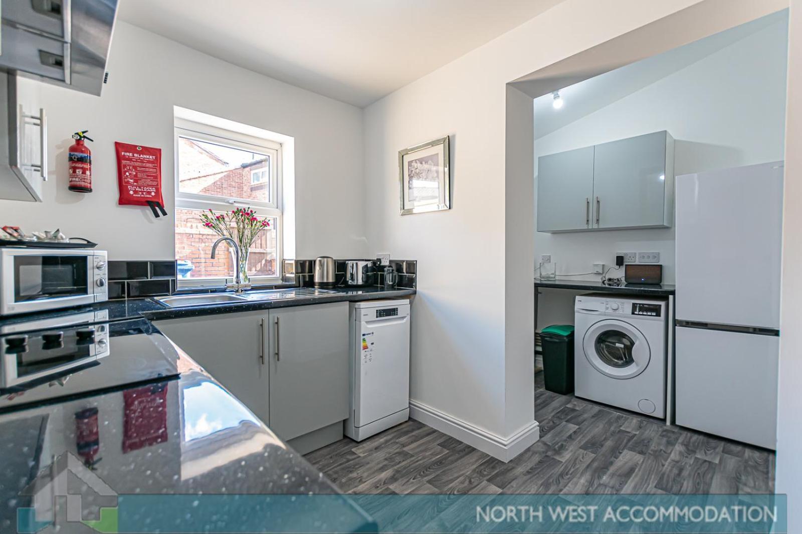 Wellfield Serviced Accommodation Warrington Zewnętrze zdjęcie