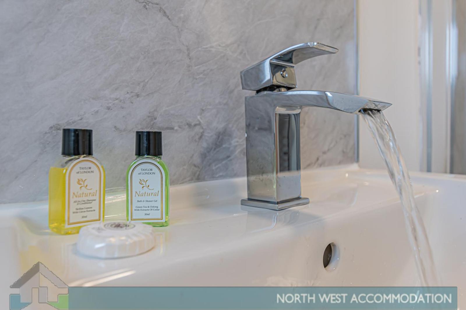 Wellfield Serviced Accommodation Warrington Zewnętrze zdjęcie